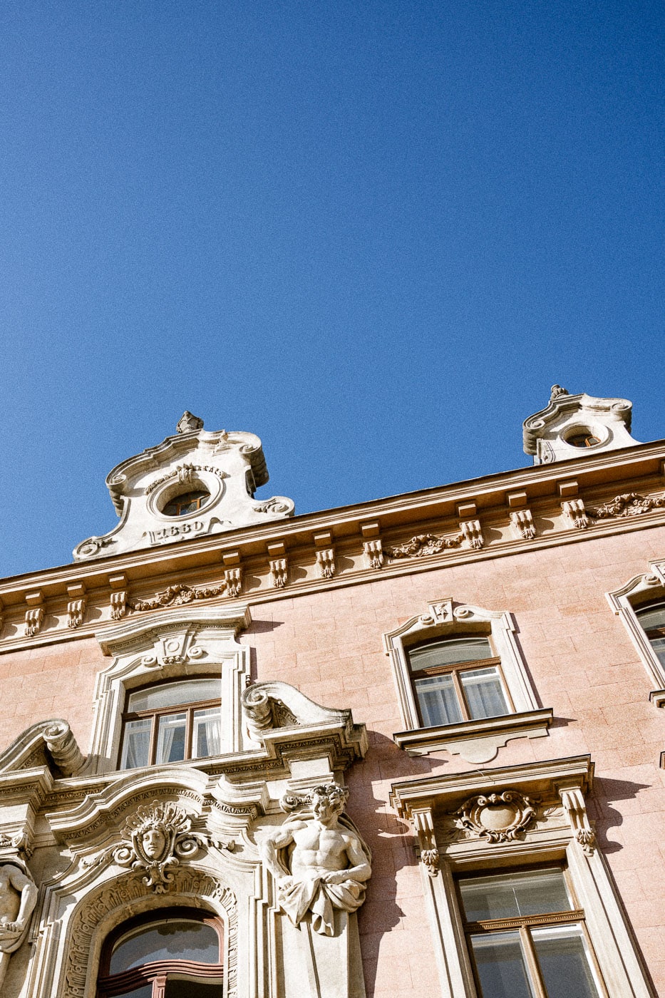 Außenaufnahme vom historischem Gebäude in der Wassergasse 1 in 2500 Baden.